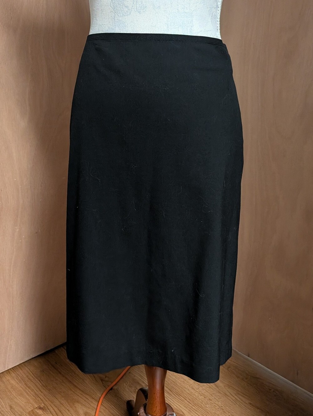 Banana Republic Black Midi Skirt Size 8 Tailored Pleated Back